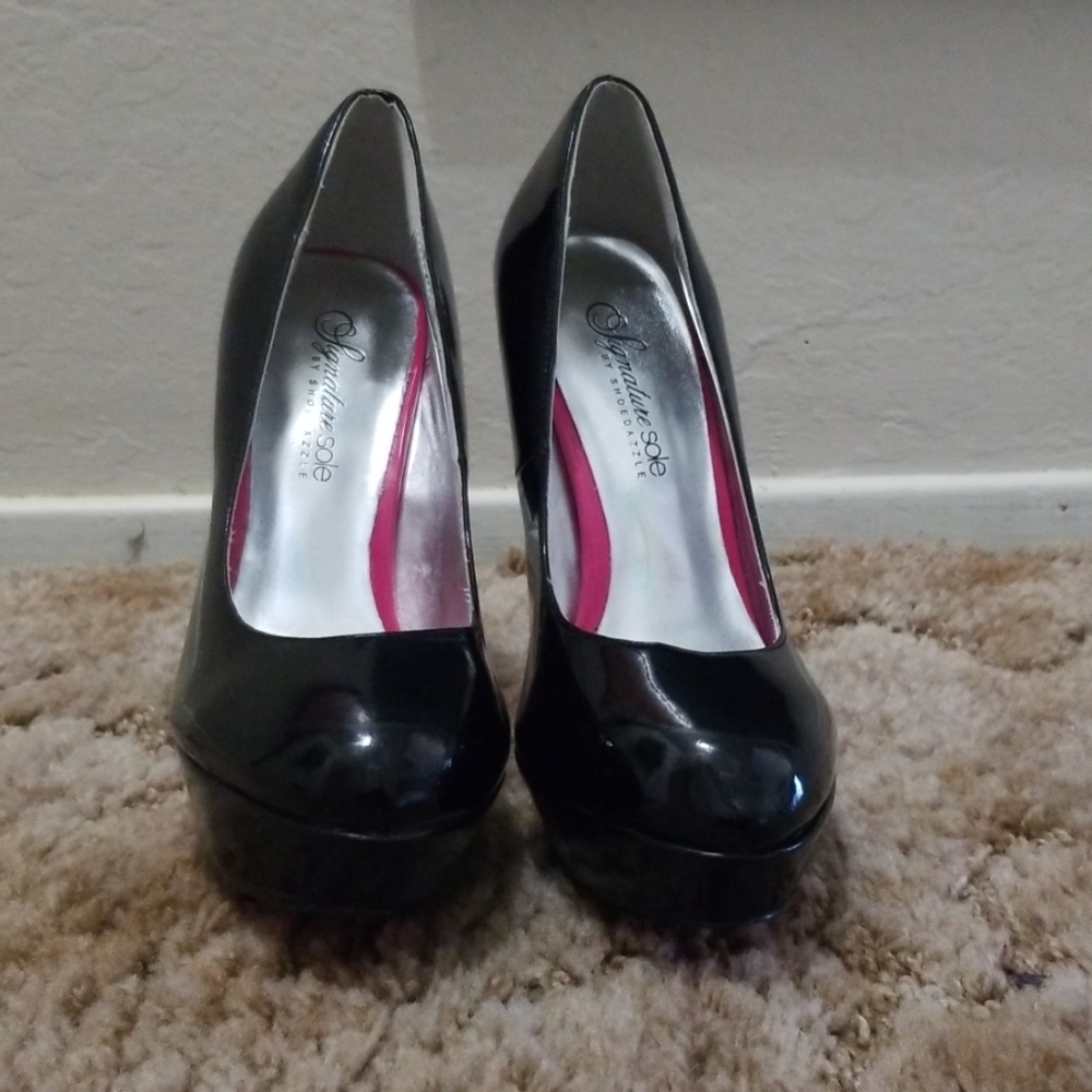 Signature Sole By Shoe Dazzle Size 6